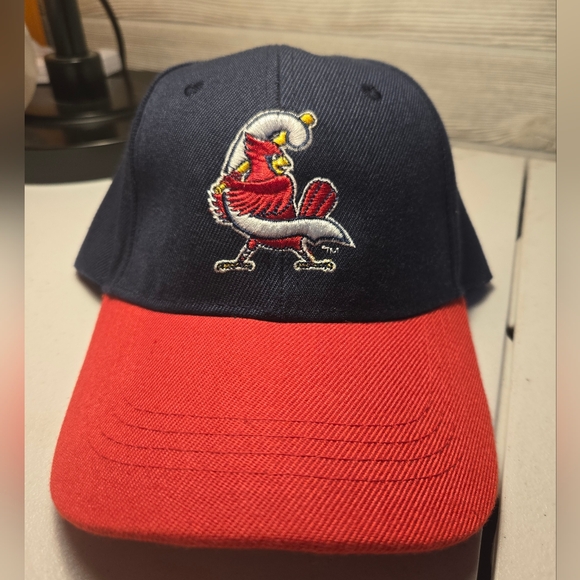 St. Louis Cardinals Baseball Cap, Fredbird At Bat, "C" - Picture 1 of 6